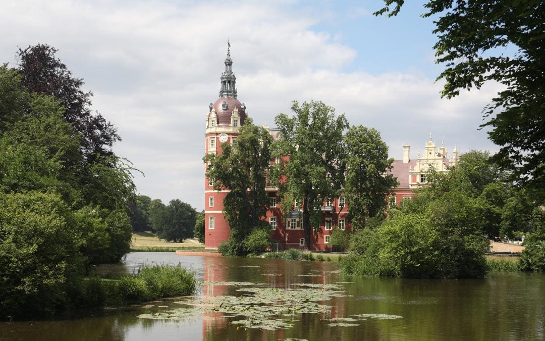 Muskauer Park, Bad Muskau, Saxony - View from the lake to the New Palace