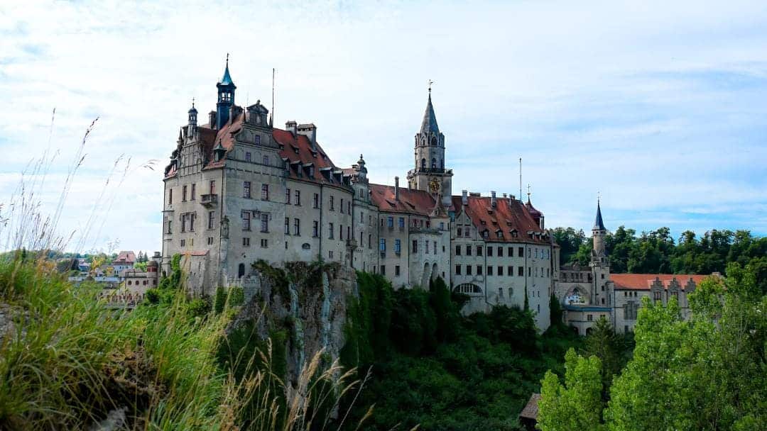 Hohenzollernschloss Sigmaringen - Blick aufs Schloss vom Aussichtspunkt auf dem Mühlberg - angiestravelroutes.com