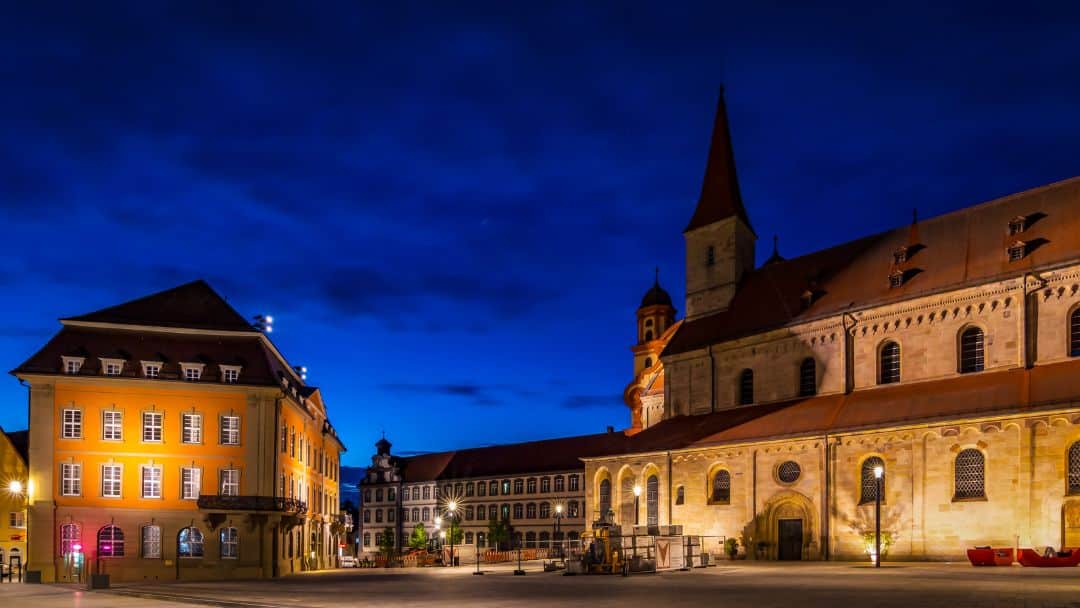 Ellwangen, Schwäbische Alb, Baden-Württemberg - Nachtaufnahme des Marktplatzes 