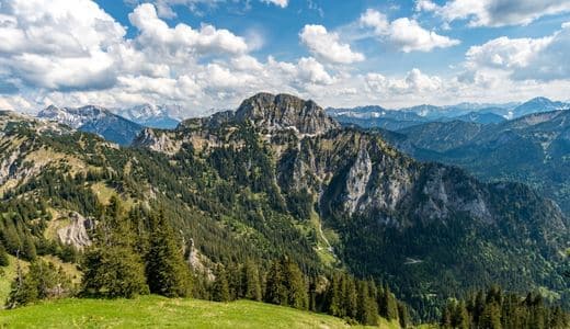 Ammergauer Alpen, Bayern - Blick vom Tegelberg-Gipfel auf die Ammergauer Alpen