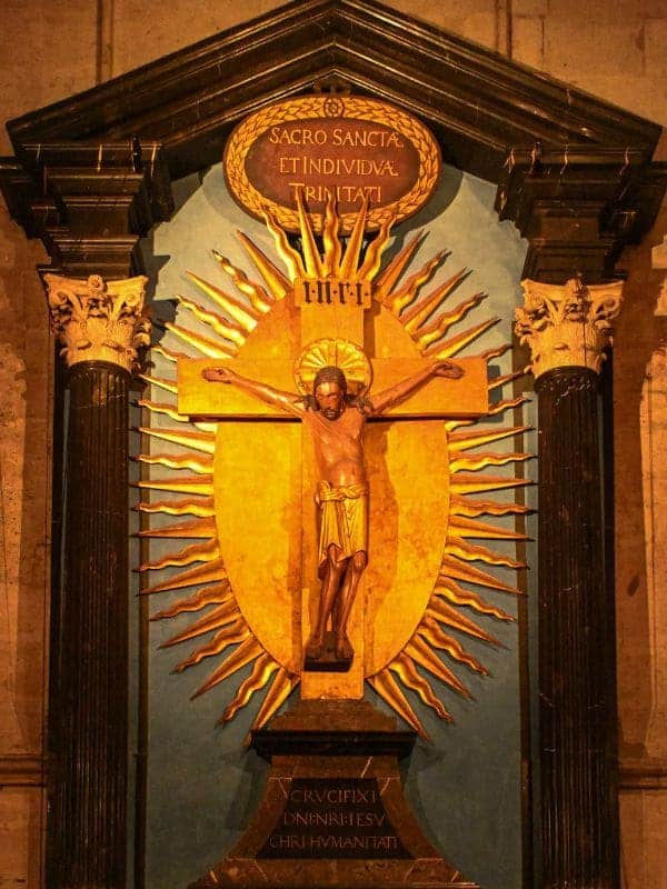 8-Cologne Cathedral-Gerokreuz Gerokreuz in Cologne Cathedral, monumental wooden crucifix from the 10th century. - angiestravelroutes.com