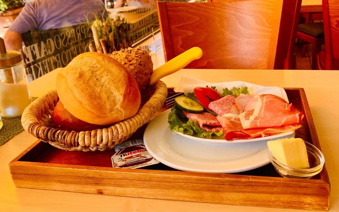 Artisan breakfast Café Der obere Beck, Marbach (3 rolls, salami, boiled and smoked ham) - angiestravelroutes.com