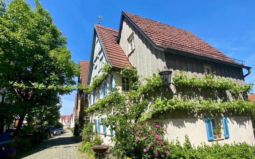Marbach am Neckar - weinberankte Häuser in der Mittleren Holdergasse - angiestravelroutes.com