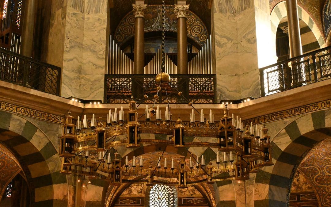 aachen-dom-barbarossaleuchter-copy-0 Aachen Cathedral, Barbarossa chandelier - monumental bronze chandelier - angiestravelroutes.com