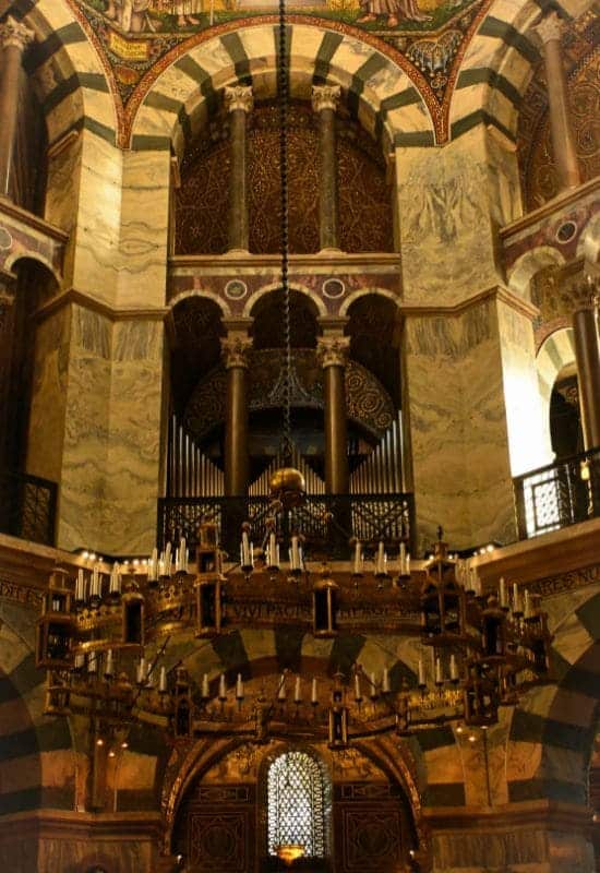 aachen-dom-barbarossa-chandelier Aachen Cathedral, Carolingian octagon with Barbarossa chandelier - angiestravelroutes.com