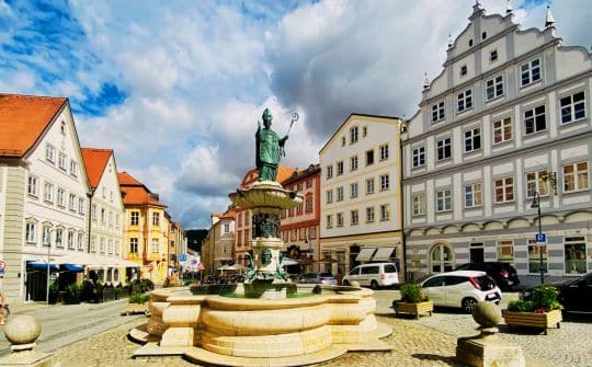 Marktplatz Eichstätt, Willibaldsbrunnen - angiestravelroutes.com