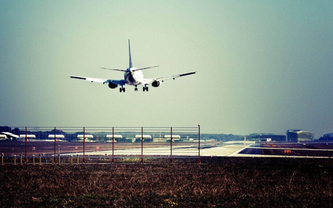 Airplane approaching Frankfurt airport - photo by ollo @ Getty Images Signature via canva.com