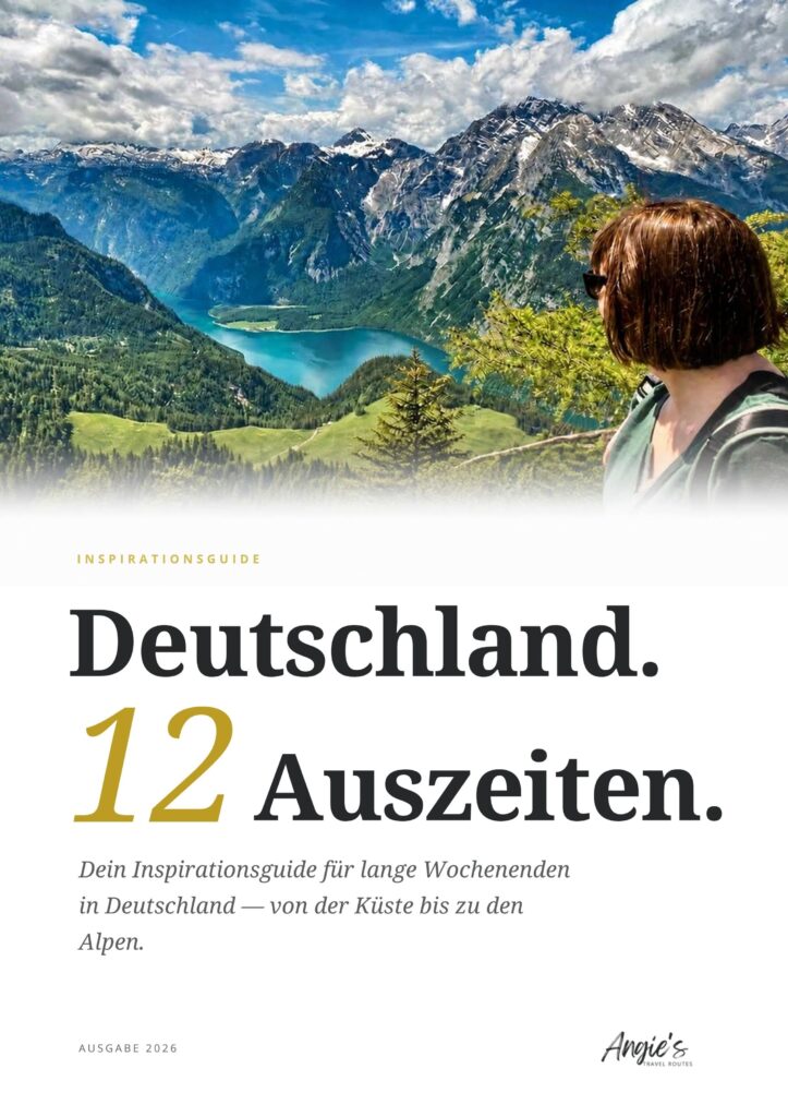 Titelseite Deutschland.12 Auszeiten. Angelika schaut vom Jenner-Aussichtspunkt auf den Königssee und die Berchtesgadener Alpen.