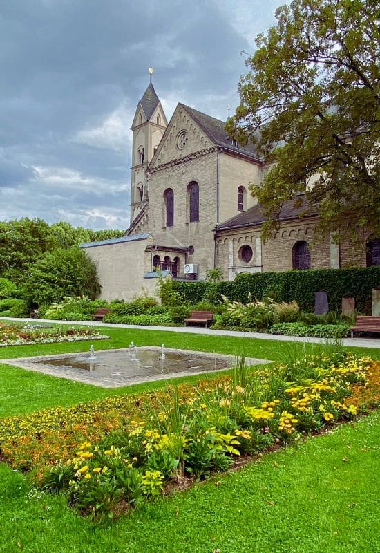 Koblenz - Basilika St. Kastor mit Blumehof