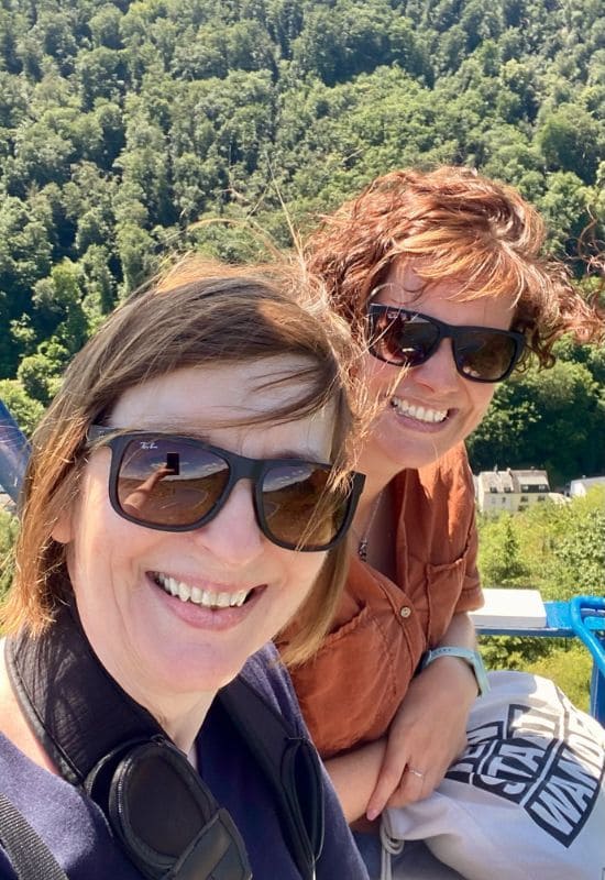 Selfie of Angelika Klein and Verena Mettler on the Boppard chairlift