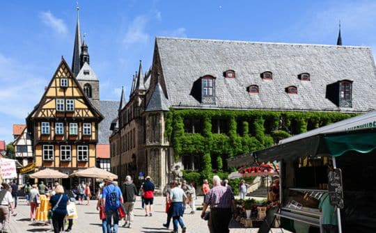 Markt, Quedlinburg - Rathaus und Fachwerkhaus Hoken 