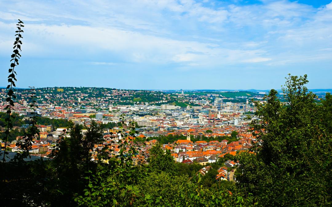 Santiago-de-Chile-Platz, Stuttgart - Ausblick auf den Stuttgarter Talkessel - angiestravelroutes.com