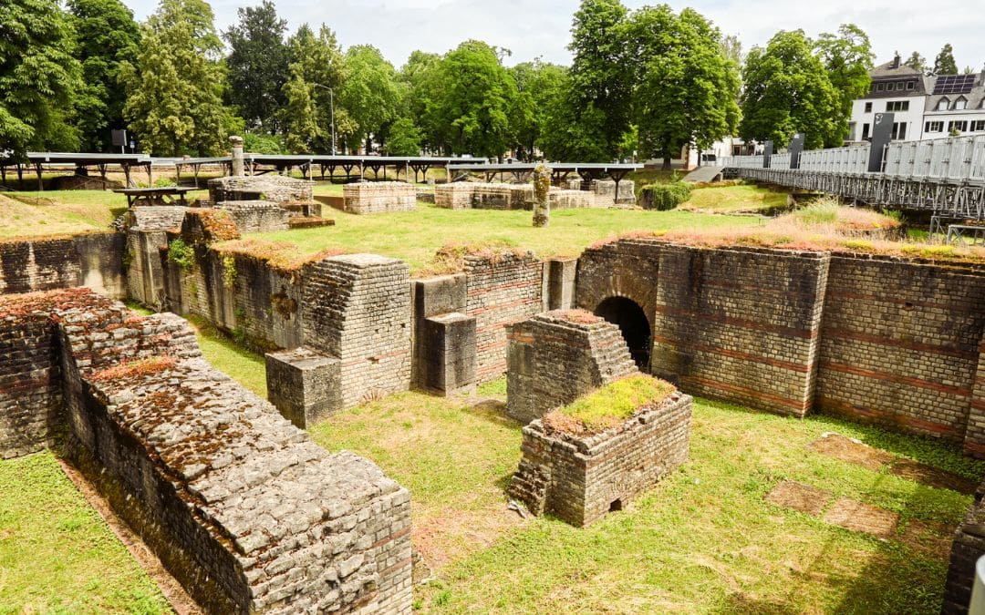 Mauerreste und Fundamente der römischen Barbarathermen in Trier