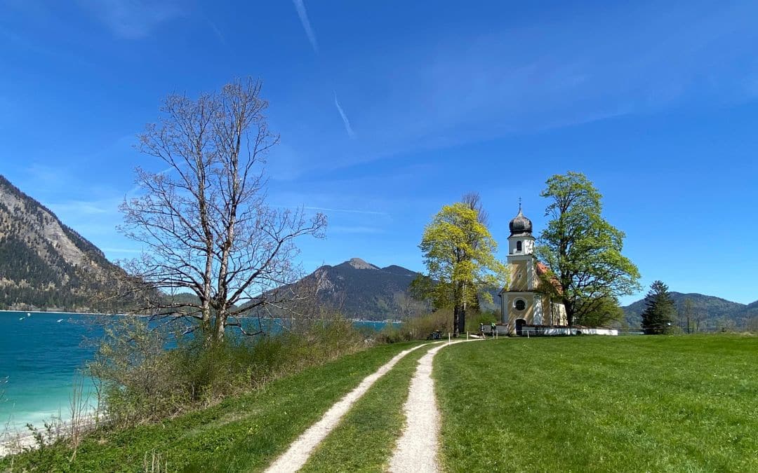 Walchensee, Zwergern peninsula - hiking trail to the church of St. Margareth