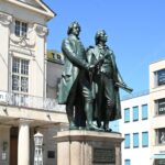 Weimar - Goethe-Schiller-Denkmal - mit Bronzeplatte - 2023 - angiestravelroutes.com