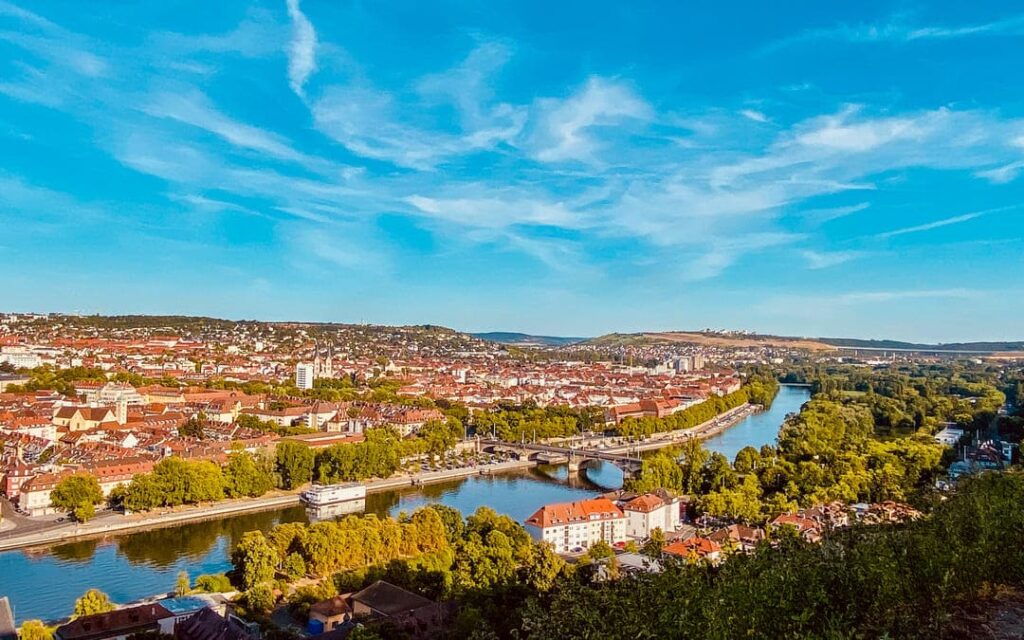 Blick auf den Main in Würzburg von der Festung Marienberg - angiestravelroutes.com