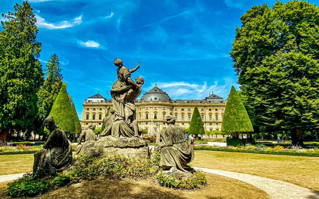 Würzburg - Residenz - Hofgarten-2 - angiestravelroutes.com